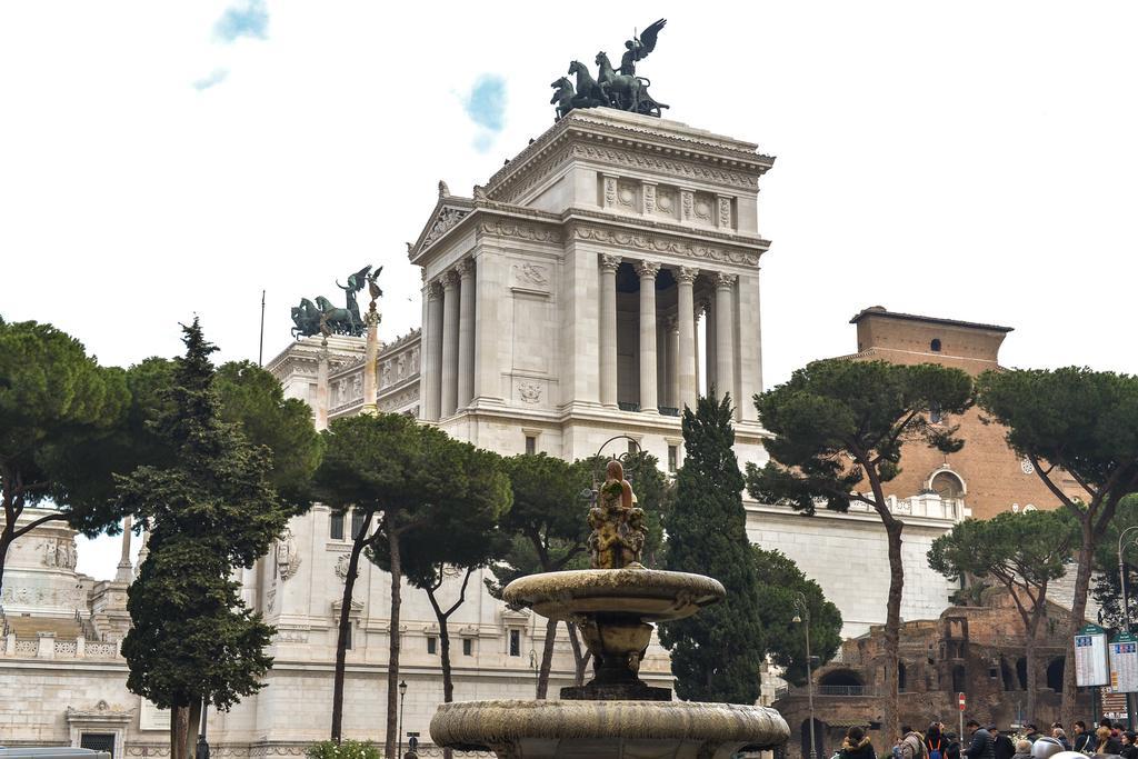 Cs Piazza Venezia Apartment روما المظهر الخارجي الصورة